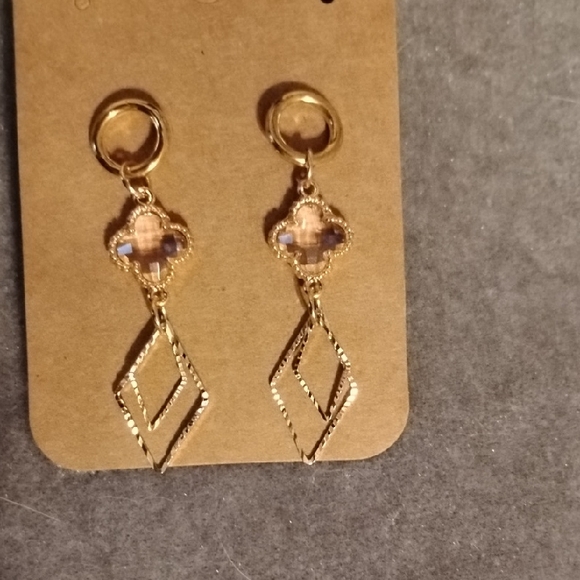Hand Crafted Jewelry - Hand Crafted Elegant Gold Dangle Earrings With Pink Clover Design